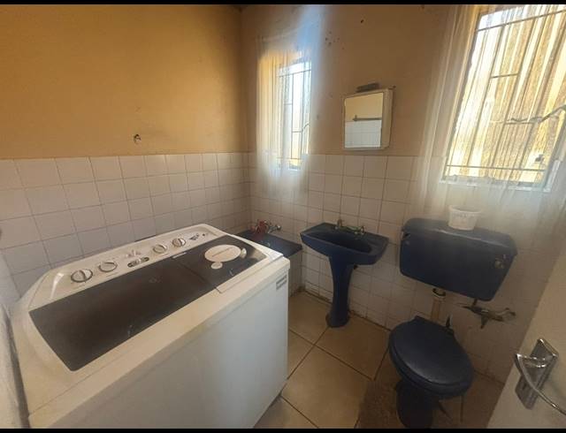 2 BEDROOM HOUSE FOR SALE IN SEBOKENG ZONE 6